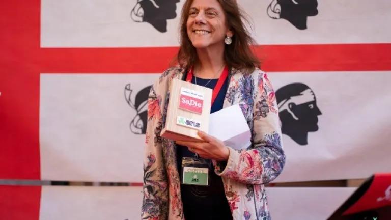 Antonella Sorace receives award